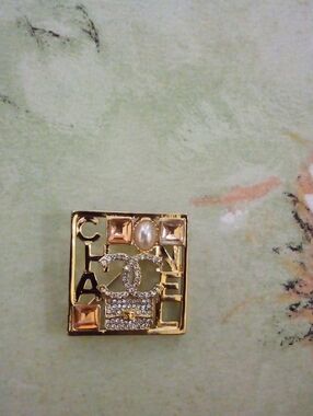 Fashion Brooch CC